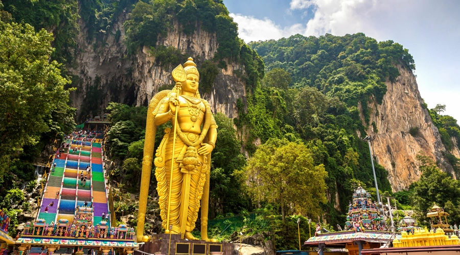 بازدید از معبد باتو کیو در سفر از اصفهان به کوالالامپور