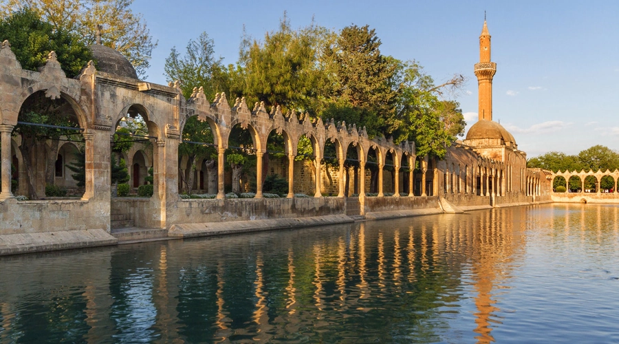 تفاوت برنامه‌ سفر در تور استانبول و تور ازمیر برای گردشگران ایرانی