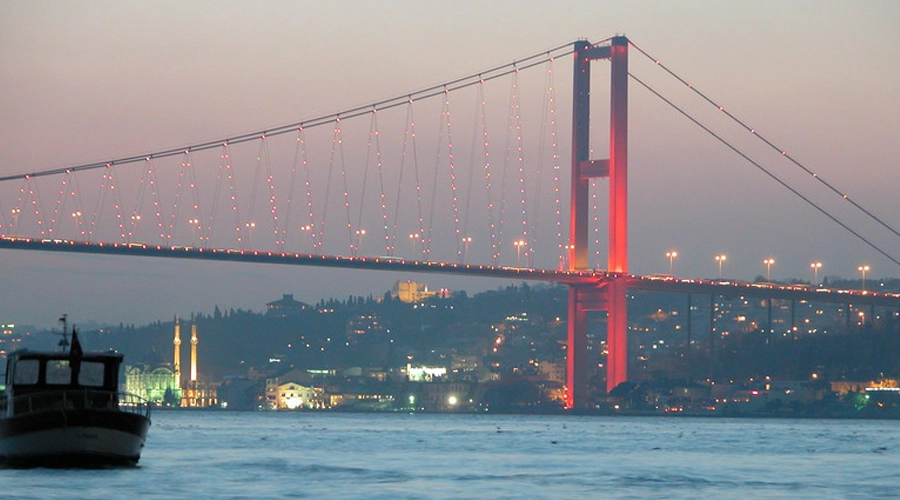 تور استانبول بهتر است یا تور ازمیر؟ بررسی تجربه واقعی مسافران