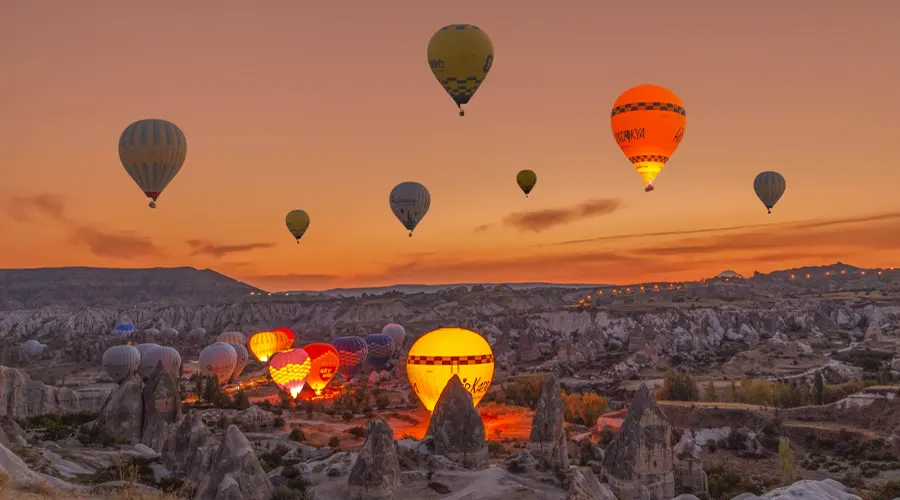 بلیط پرواز به کاپادوکیا