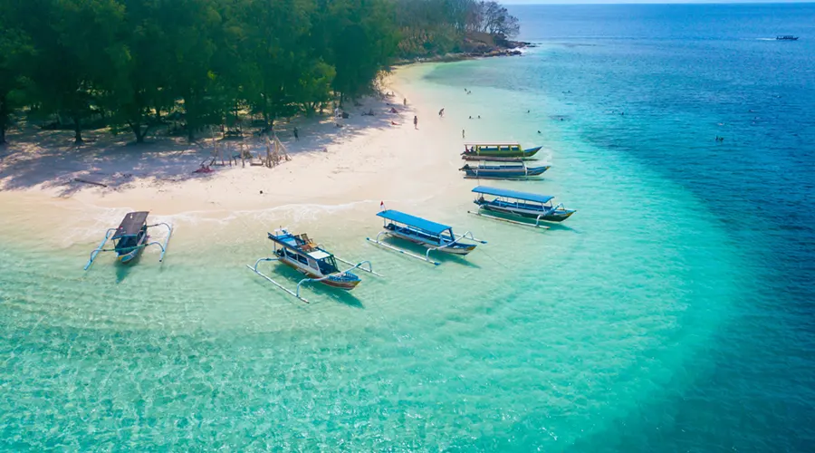 جزایر زیبای اندونزی با آبهای فیروزهای