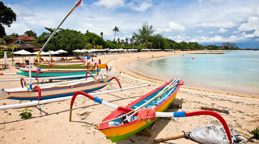 ورزشهای آبی و موجسواری در بالی