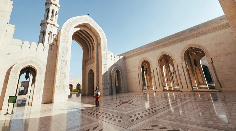 برنامه سفر اصفهان به مسقط